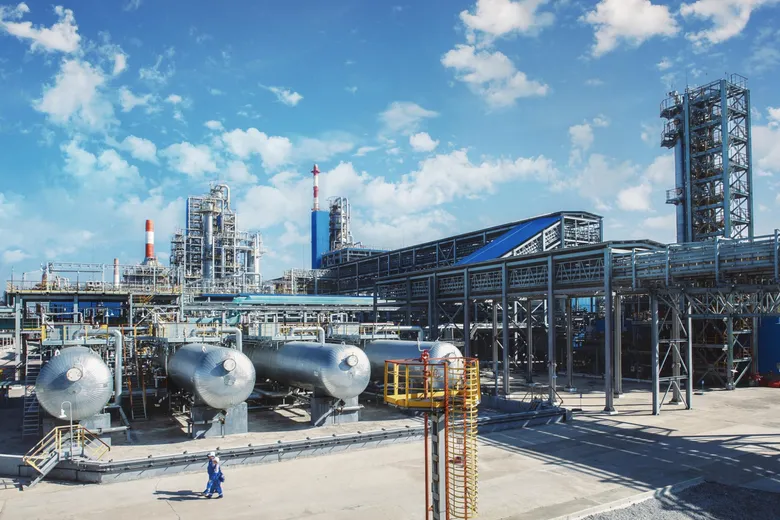 Атака дронів на нафтопереробний комплекс Газпром Нефтехим у Башкортостані