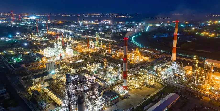 Вражаючий удар України: спалахнули ключові нафтові об’єкти РФ
