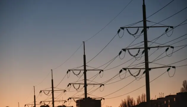 Нові удари по енергосистемі: сім областей без світла вранці 30 березня