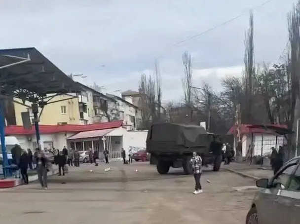 Жахлива ДТП у Донецьку: вантажівка росіян збила натовп на автовокзалі