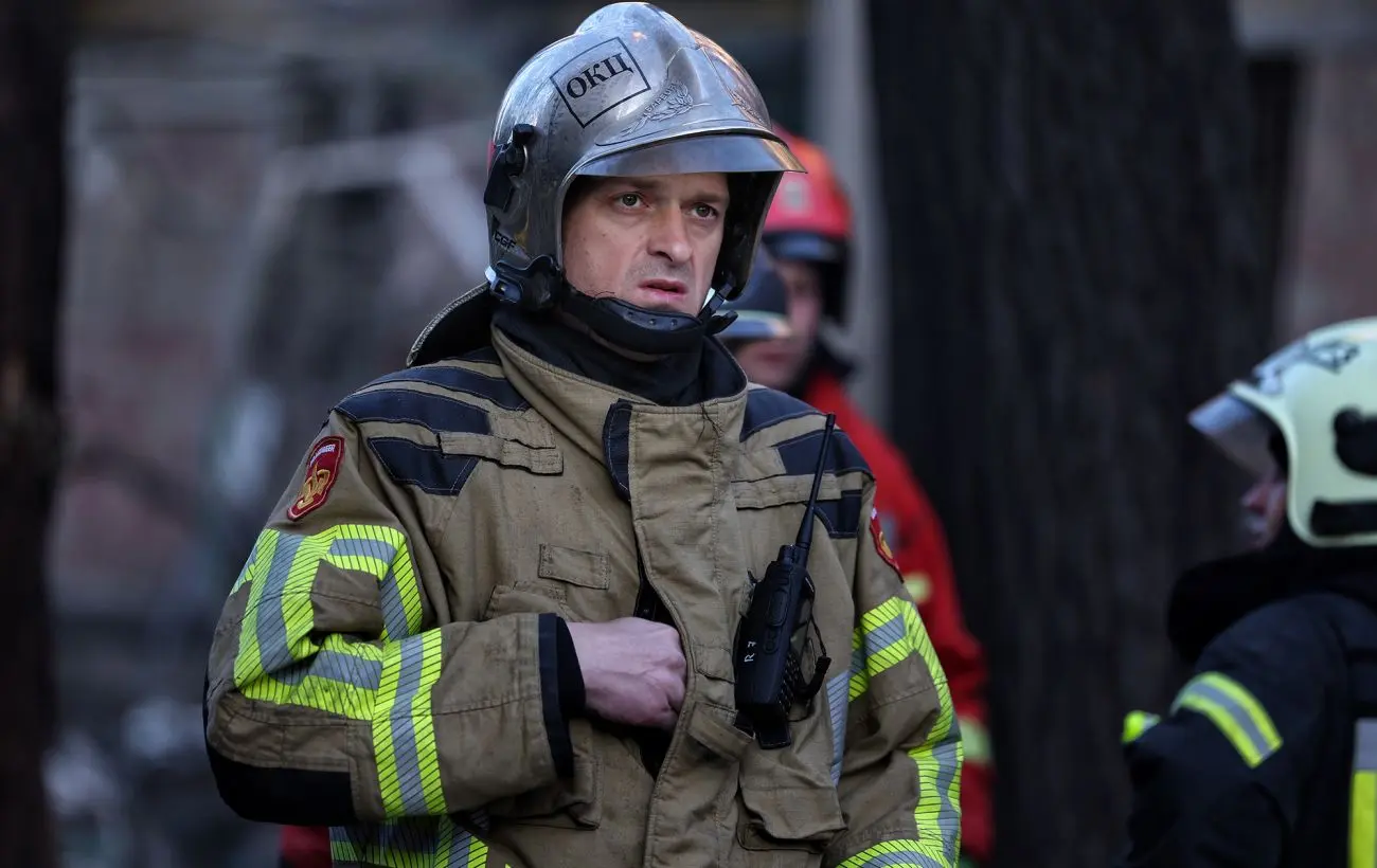 Нічна атака дронів у Луцьку: зруйновано термінал і палає багатоповерхівка