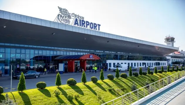 Тривога в аеропорту Кишинева: евакуація через повідомлення про бомбу