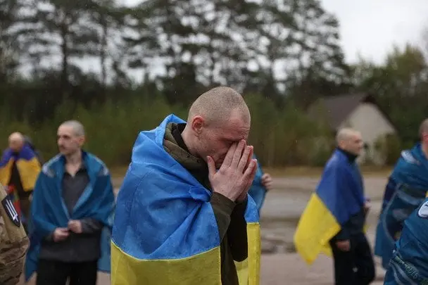 Великодній обмін полоненими: як 175 захисників повернулися додому