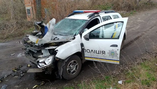 Російський дрон вдарив по поліцейському авто на Сумщині: поранений службовець